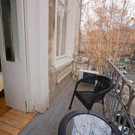 Apartments In Historic XIX Century Building Of Old Tbilisi - Walk To Everything المظهر الخارجي الصورة
