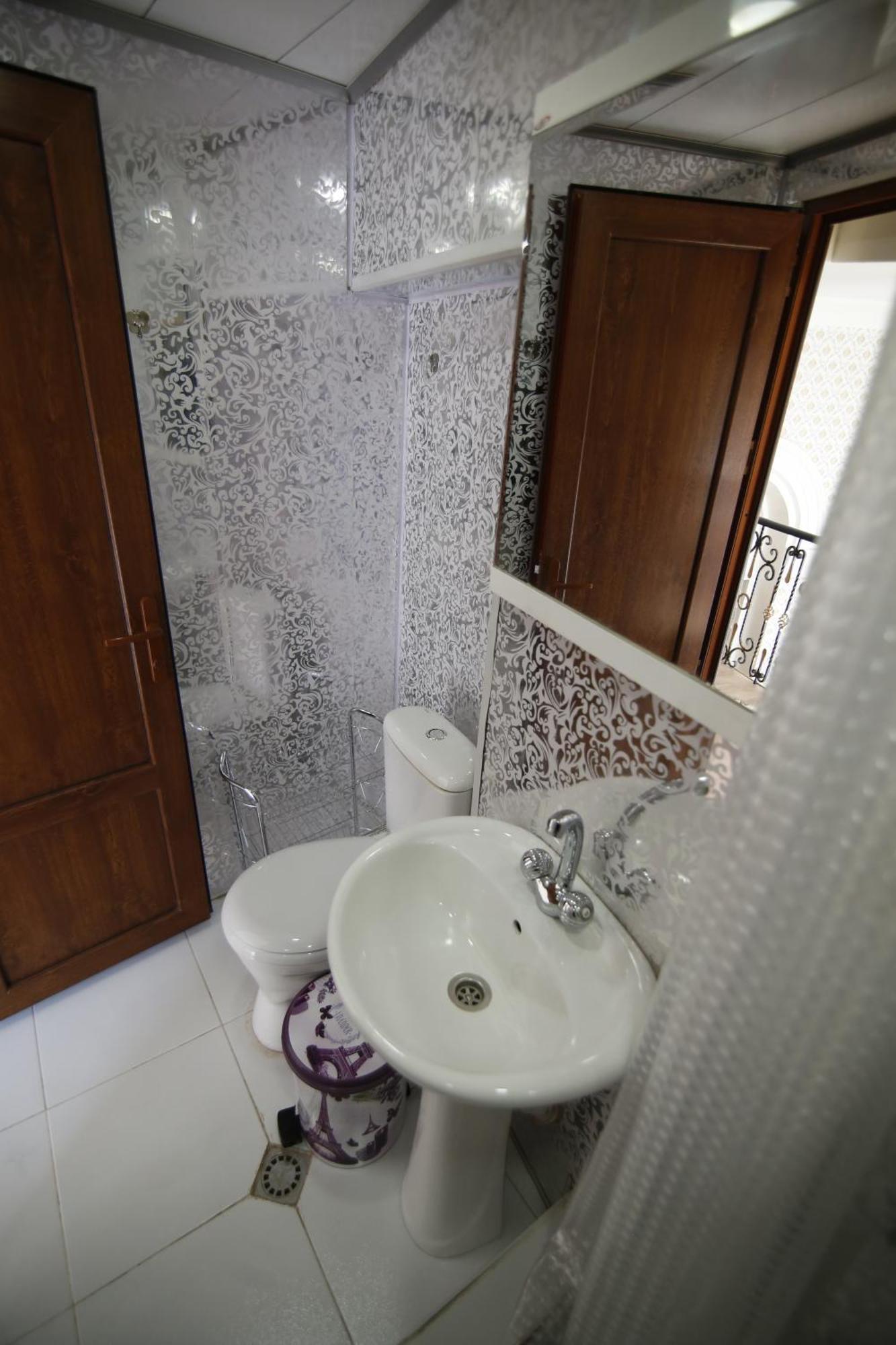 In Historic Xix Century Building Of Old - Walk To Everything Apartment Tbilisi