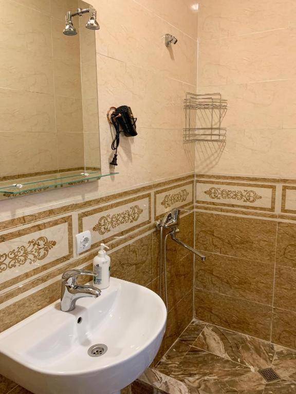 Apartment In Historic Xix Century Building Of Old - Walk To Everything Tbilisi